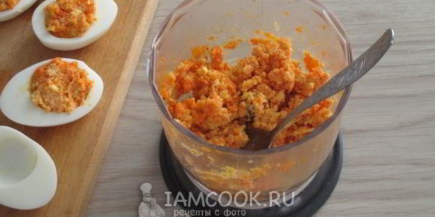 яйца, фаршированные морковью