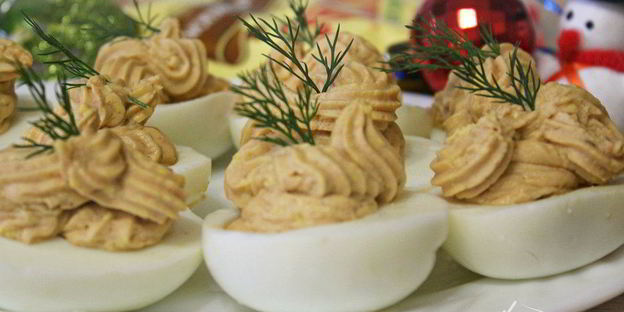 яйца фаршированные паштетом из утиной печени