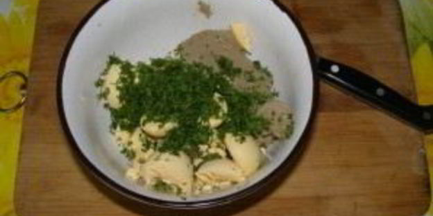 яйца, фаршированные паштетом