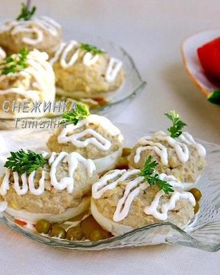 Яйца, фаршированные рубленой сельдью