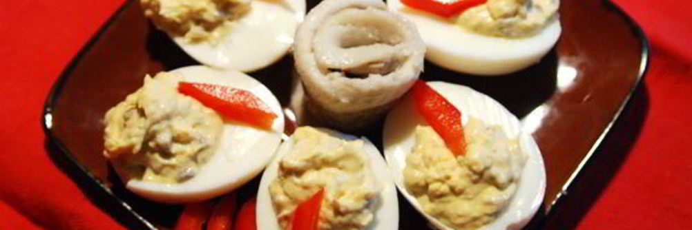 Яйца, фаршированные селедкой