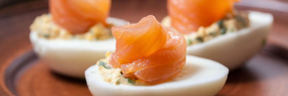 Яйца, фаршированные семгой