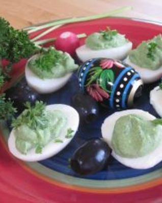 Яйца, фаршированные шпинатом