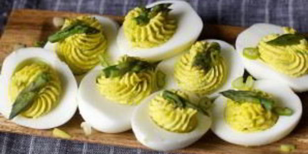 яйца фаршированные спаржей