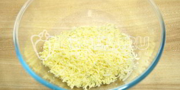 яйца, фаршированные свеклой и орехами