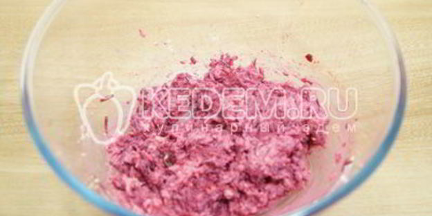 яйца, фаршированные свеклой и орехами