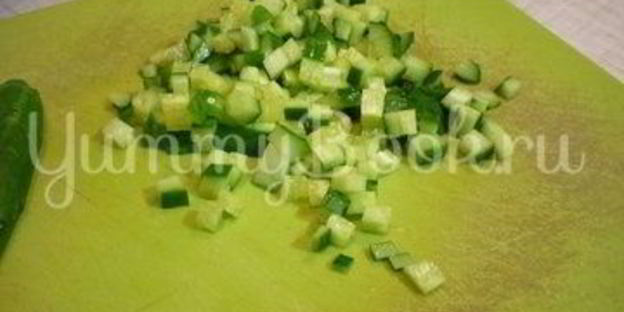 яйца, фаршированные тунцом и свежим огурцом