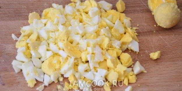 яйца, фаршированные тунцом