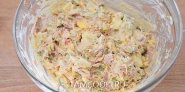 яйца, фаршированные тунцом