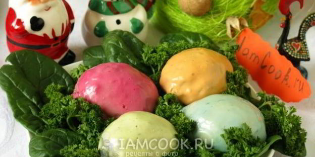 яйца фаршированные в цветном желе