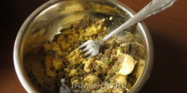 яйца фаршированные в цветном желе