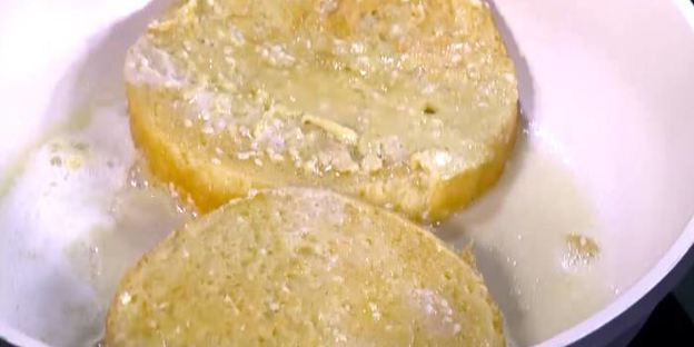 французские гренки с апельсином и ягодами