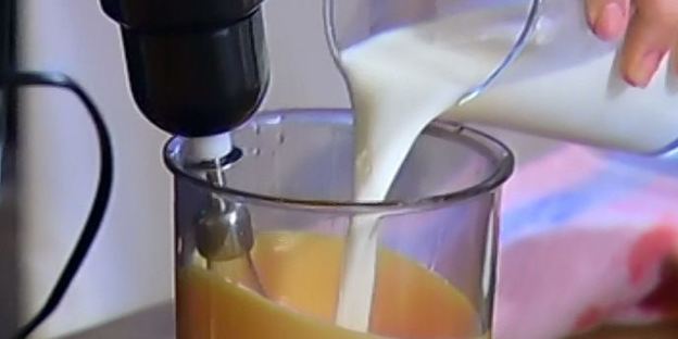 французские гренки с бананами и карамельным соусом