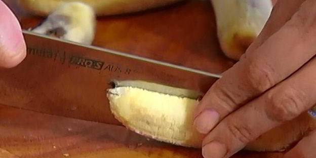 французские гренки с бананами и карамельным соусом