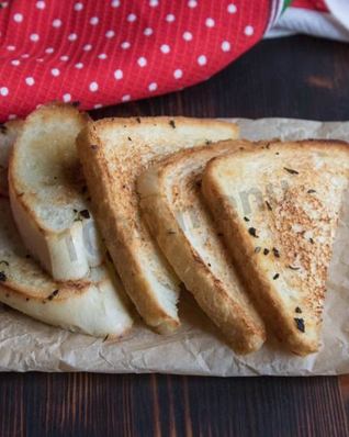 Гренки из белого хлеба на сковороде