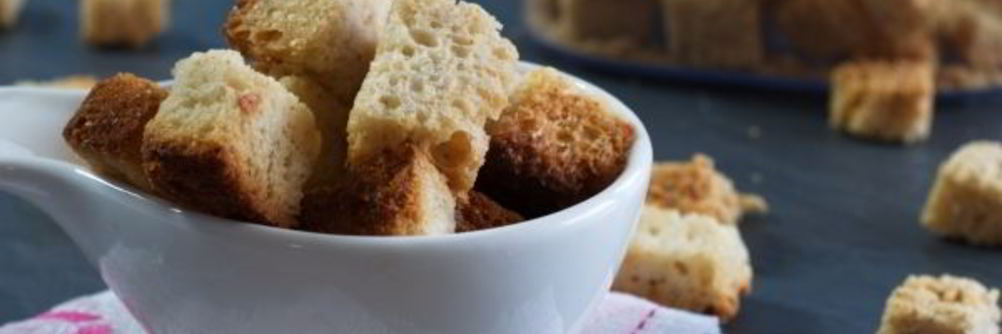 Гренки из белого хлеба в духовке