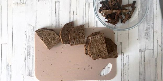 гренки из черного хлеба с чесноком