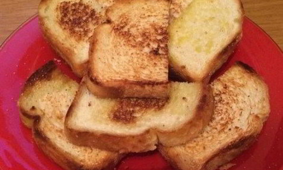 Рецепт гренков с чесноком и солью