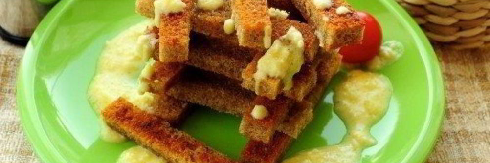 Гренки с чесноком и яйцом