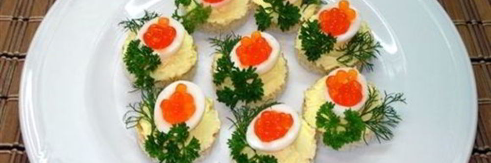 Гренки с икрой