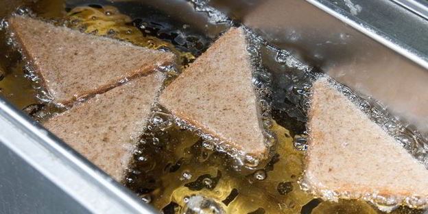 гренки с килькой