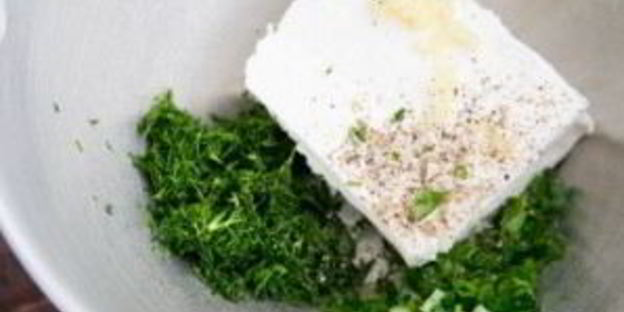 гренки с колбасой