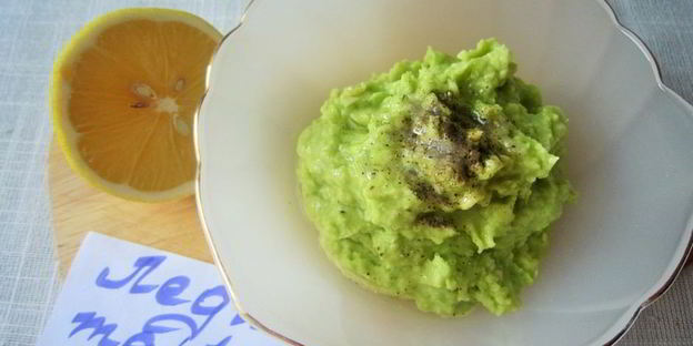 гренки с паштетом из авокадо