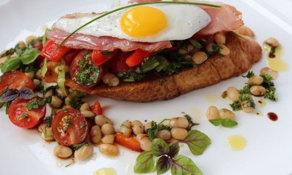 Рецепт гренков с салатом завтрак чемпиона