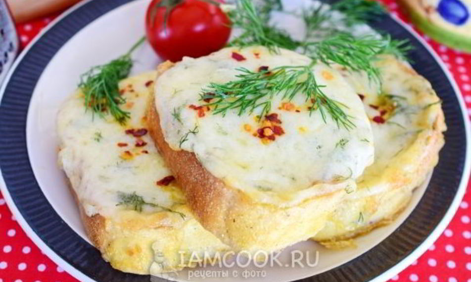 Рецепт гренков с сыром и чесноком в духовке