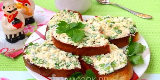 гренки с сыром и луком на сковороде