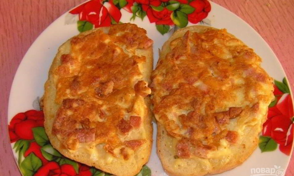 Рецепт гренков с сыром, яйцом и колбасой
