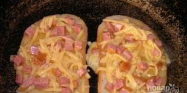 гренки с сыром, яйцом и колбасой