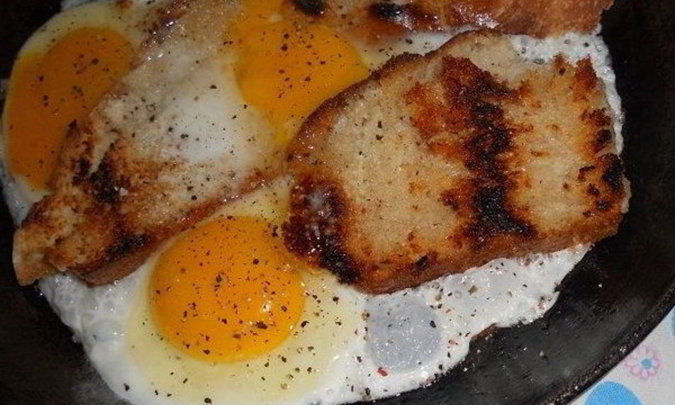 Рецепт гренков с яйцом и сыром пармезан