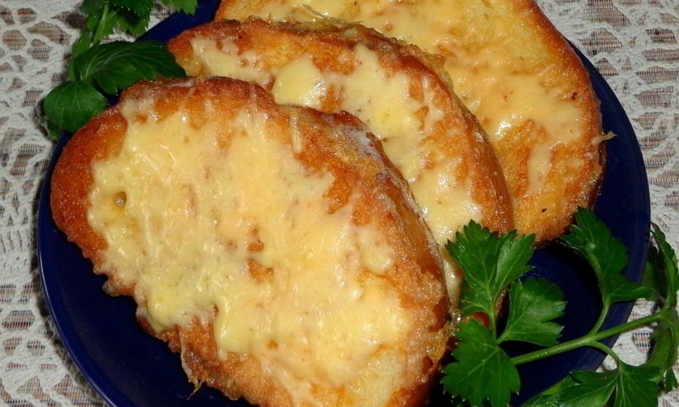 Рецепт гренков с яйцом и сыром