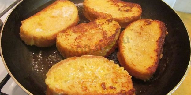 сладкие гренки с яйцом и молоком