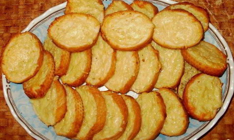 Рецепт сырных гренков к пиву