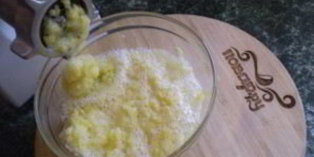 кабачковая икра с майонезом и луком