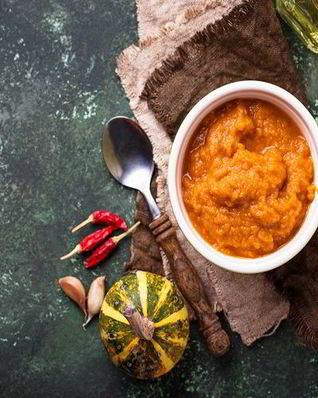 Кабачковая икра с томатной пастой и перцем