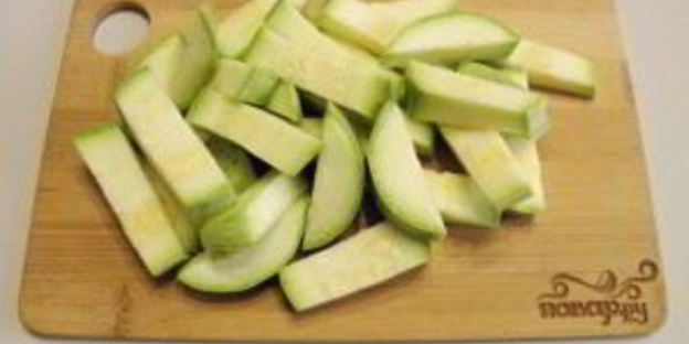 кабачковая икра с томатным соусом