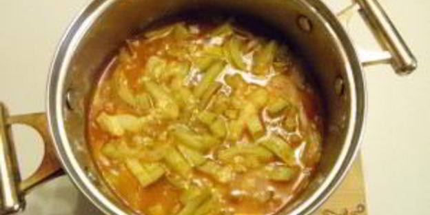 кабачковая икра с томатным соусом