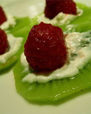 Фруктовые канапе