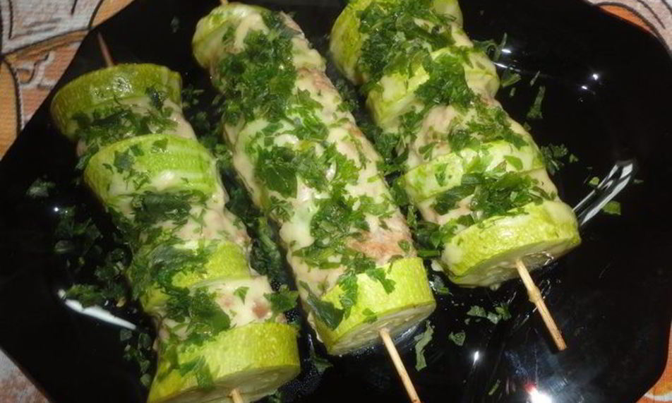 Рецепт канапе из фарша и кабачков