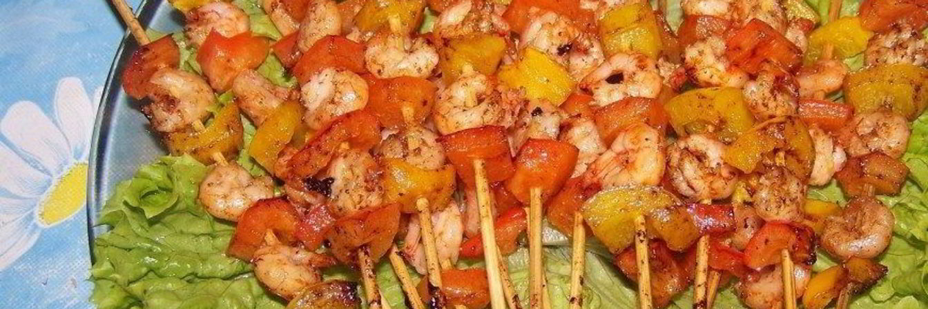 Канапе из креветок на шпажках