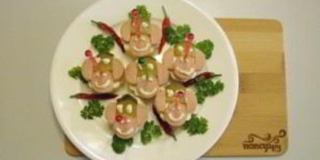 канапе обезьянки на шпажках