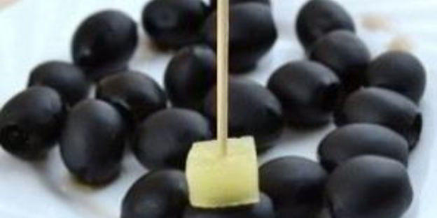 канапе с ананасом