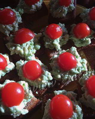 Канапе с авокадо