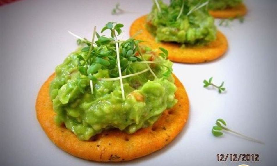 Рецепт канапе с гуакамоле