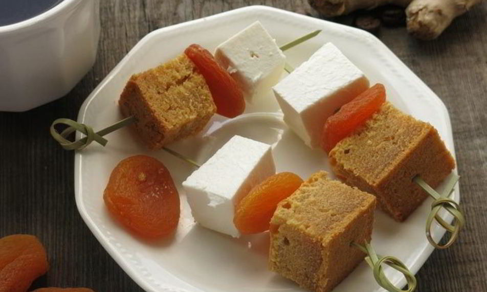 Рецепт канапе с имбирным бисквитом и фетой