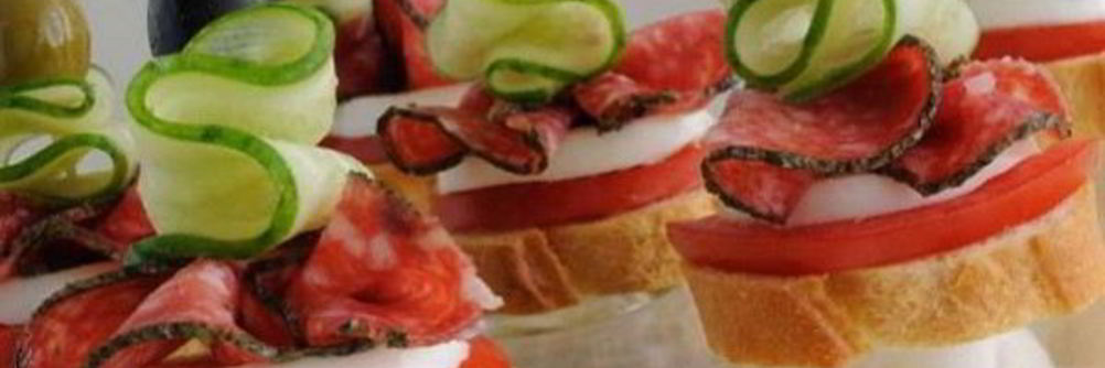 Канапе с колбасой