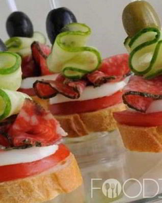 Канапе с колбасой